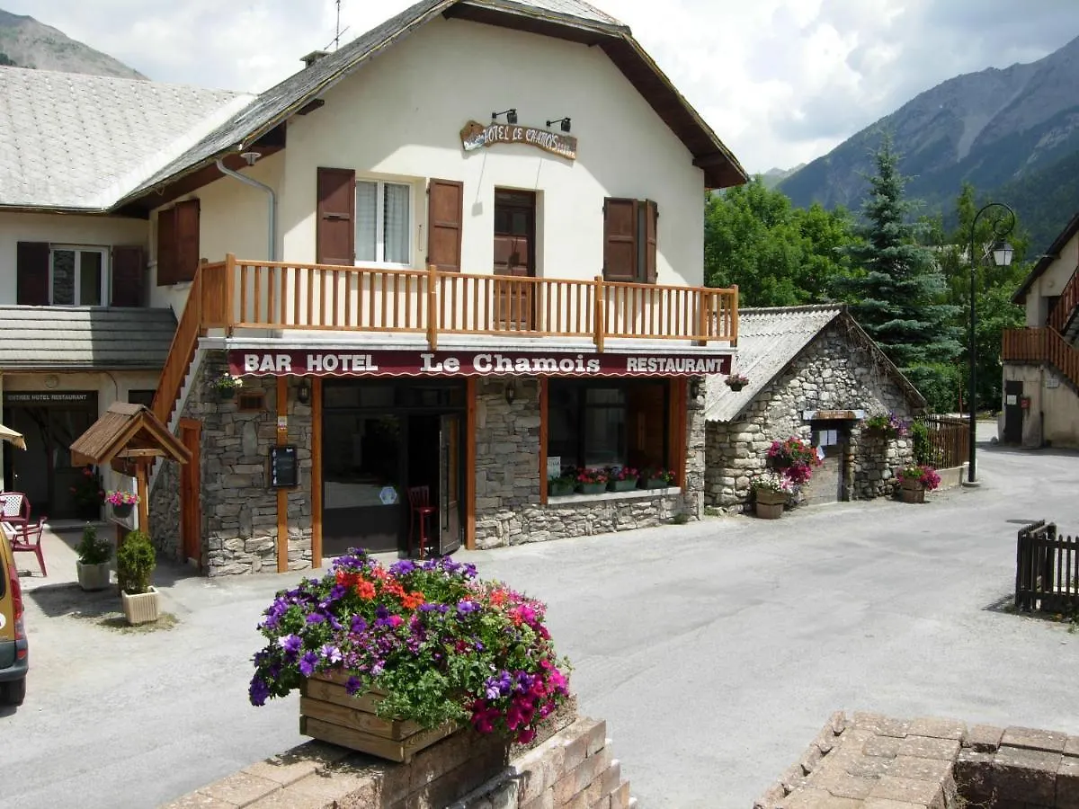 Hotel restaurant Le Chamois Ancelle 0*,